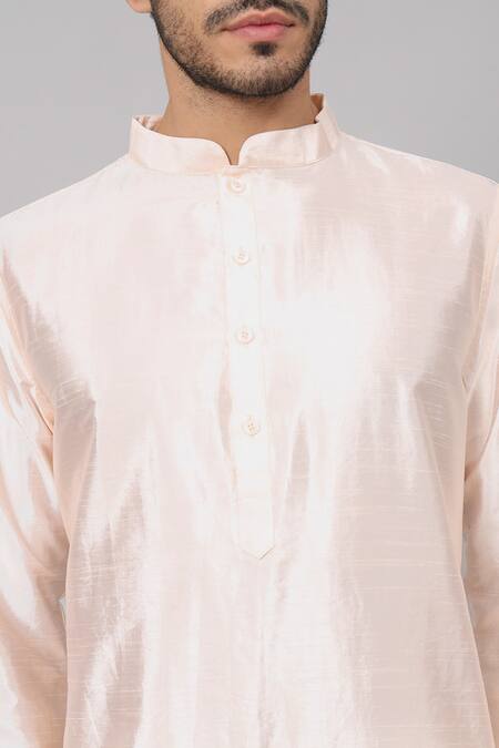 Shop Hilo Design Peach Silk Embroidery Abrikos Leafy Patchwork Embellished Kurta Shop_Hilo Design_Peach Silk Embroidery Abrikos Leafy Patchwork Embellished Kurta