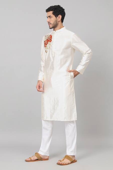 Hilo Design Off White Silk Embroidery Beju Gilded Floral Placement Kurta at Aza Fashions Hilo Design_Off White Silk Embroidery Beju Gilded Floral Placement Kurta _at_Aza_Fashions