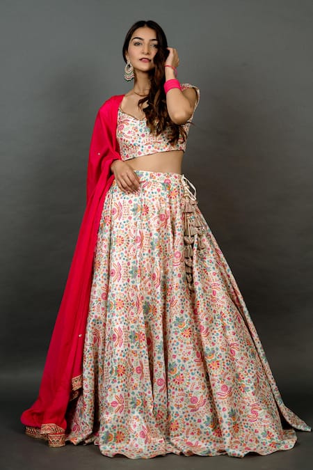 Dajwaree Cream Silk Embroidery Floral Sweetheart Neck Lehenga Set 