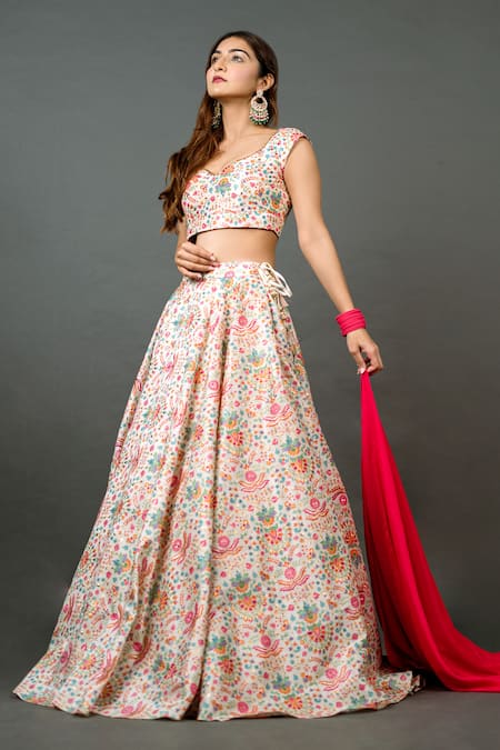 Shop Dajwaree Cream Silk Embroidery Sweetheart Neck Floral Lehenga Set at Aza Fashions Shop_Dajwaree_Cream Silk Embroidery Sweetheart Neck Floral Lehenga Set _at_Aza_Fashions