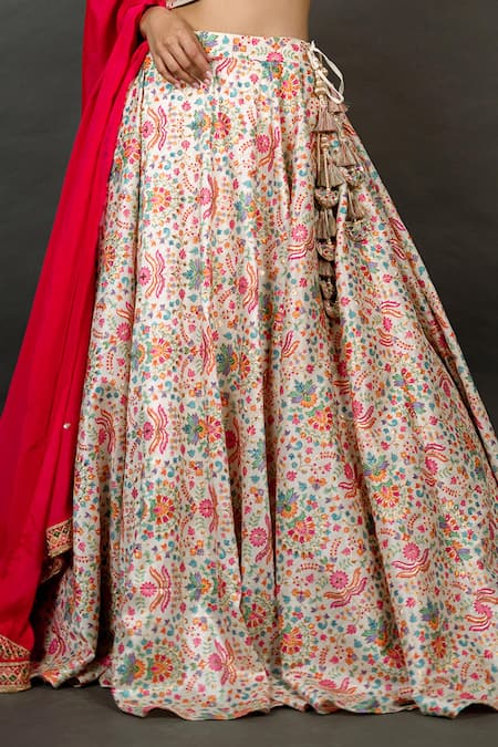 Dajwaree Cream Silk Embroidery Sweetheart Neck Floral Lehenga Set Online at Aza Fashions Dajwaree_Cream Silk Embroidery Sweetheart Neck Floral Lehenga Set _Online_at_Aza_Fashions
