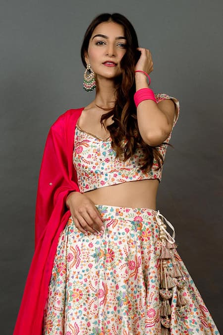 Buy Dajwaree Cream Silk Embroidery Sweetheart Neck Floral Lehenga Set Online at Aza Fashions Buy_Dajwaree_Cream Silk Embroidery Sweetheart Neck Floral Lehenga Set _Online_at_Aza_Fashions