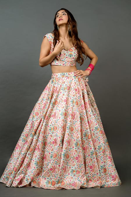 Shop Dajwaree Cream Silk Embroidery Sweetheart Neck Floral Lehenga Set Online at Aza Fashions Shop_Dajwaree_Cream Silk Embroidery Sweetheart Neck Floral Lehenga Set _Online_at_Aza_Fashions