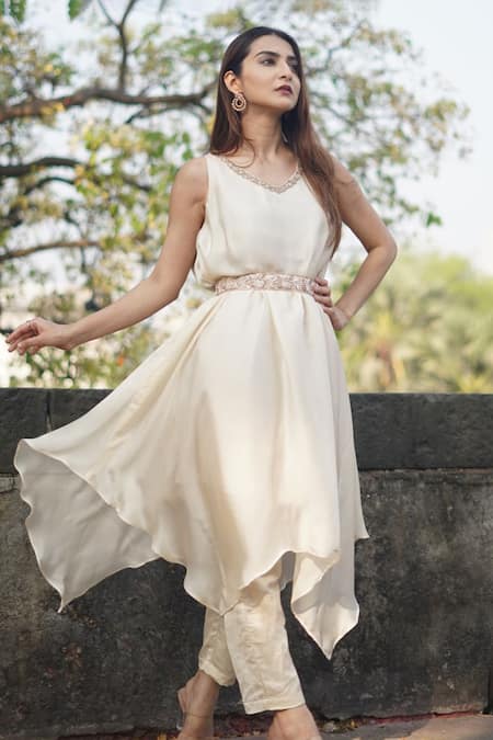 Dajwaree Asymmetric Kurta & Pant Set 