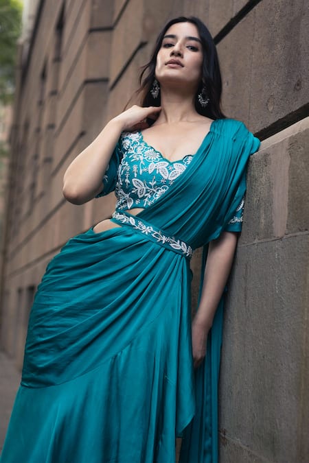 Dajwaree Aprajita Pre-Draped Saree With Floral Cutwork Blouse 