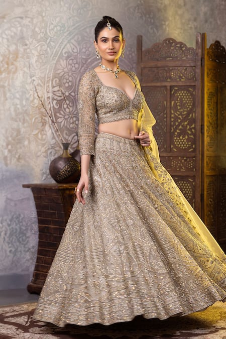 Buy Raj Arora Green Net Zari, Cut Work Sweetheart Neck Zardosi Embroidered Blouse Lehenga Set Online at Aza Fashions Buy_Raj Arora_Green Net Zari, Cut Work Sweetheart Neck Zardosi Embroidered Blouse Lehenga Set _Online_at_Aza_Fashions