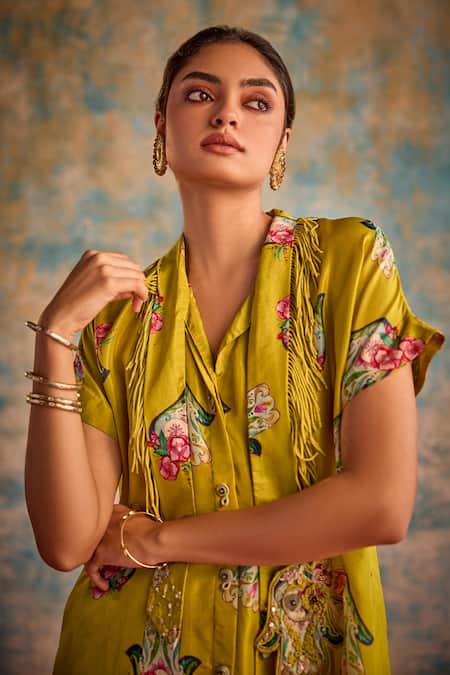 Priyanka Singh_Yellow Silk Print Floral Hamsa V Neck Tunic With Pant _at_Aza_Fashions