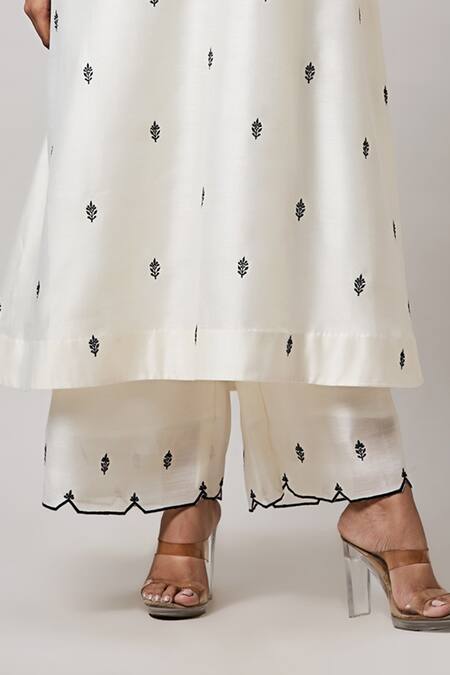 Sanjev Marwaaha Ivory Vishika Silk Hand Embroidery Floral Round Contrast Kurta Pant Set Online at Aza Fashions Sanjev Marwaaha_Ivory Vishika Silk Hand Embroidery Floral Round Contrast Kurta Pant Set_Online_at_Aza_Fashions