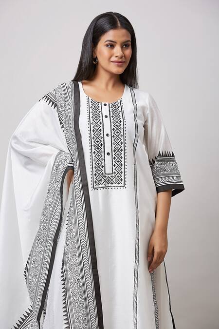 Sanjev Marwaaha_Ivory Chanderi, Cotton, Silk Embroidery Round Neck Hand Block Print Kurta Set_Online_at_Aza_Fashions