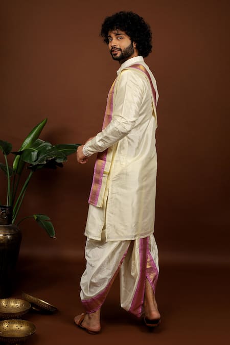 Hilo Design Rahn Pattu Kurta Set 
