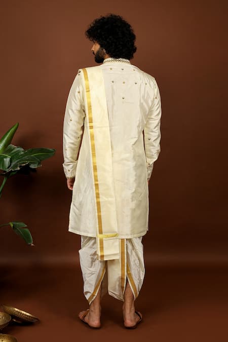 Hilo Design Arav Hand Embroidered Kurta Set 