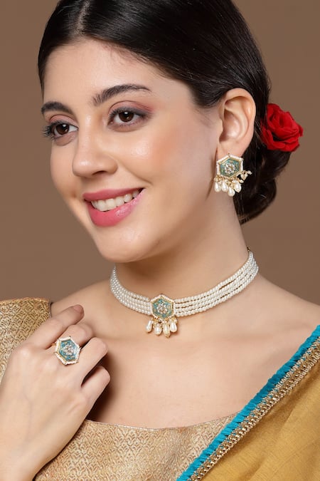 Dugran By Dugristyle White Kundan Embellished Choker Necklace Set