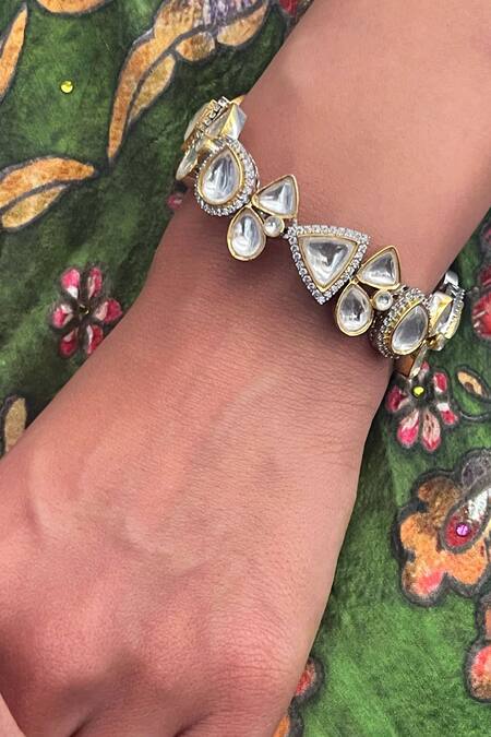 Buy_The Jewel Factor_Gold Plated Crystals Enchanting Embellished Bracelet - Single Pc