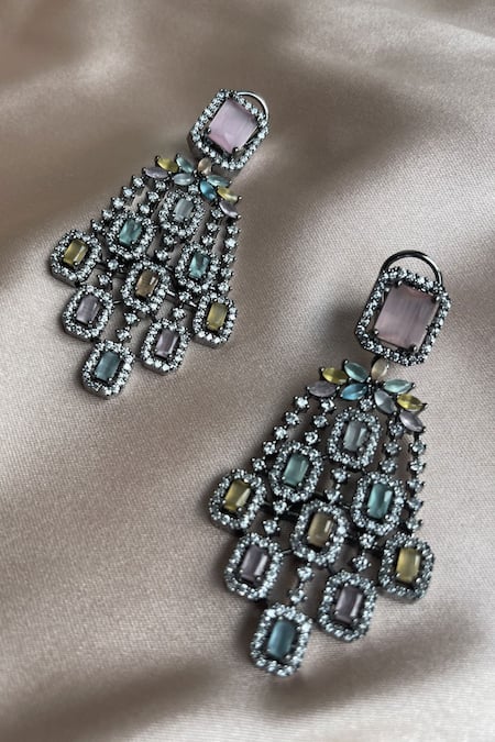 The Jewel Factor Moonstone Dancing Earrings 