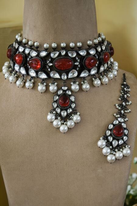 Buy Studio6 Jewels Red Stones, Beads Leaf Carved Choker Set Online at Aza Fashions Buy_Studio6 Jewels_Red Stones, Beads Leaf Carved Choker Set _Online_at_Aza_Fashions