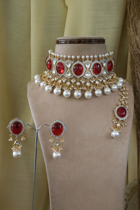 Studio6 Jewels Red Stones, Beads Mughal Carved Choker Set 