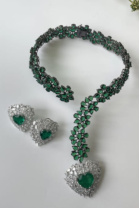 Studio6 Jewels Green Stones Heart Carved Pendant Necklace Set 