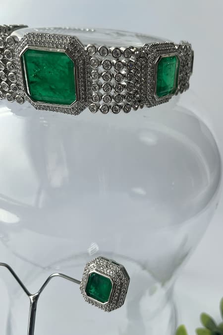 Studio6 Jewels_Green Stones Geometric Carved Choker Set _Online_at_Aza_Fashions