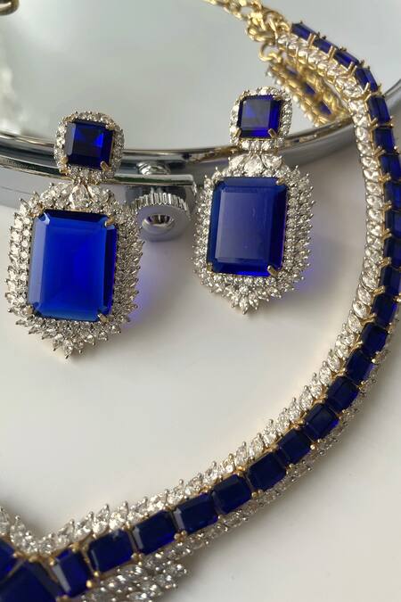 Studio6 Jewels_Blue Stones Geometric Carved Pendant Necklace Set_Online_at_Aza_Fashions