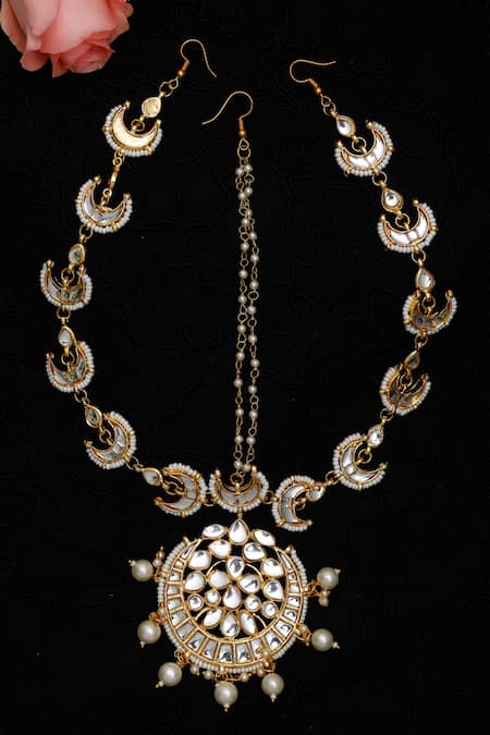 Shop Ruby Raang Gold Plated Kundan And Pearls Hand Embellished Mathapatti at Aza Fashions Shop_Ruby Raang_Gold Plated Kundan And Pearls Hand Embellished Mathapatti _at_Aza_Fashions