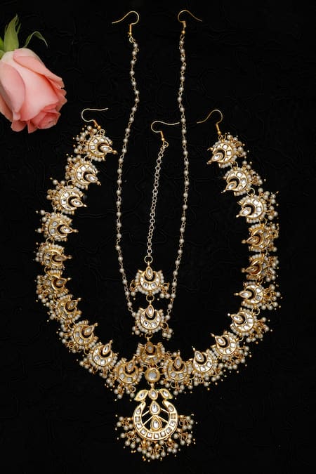 Ruby Raang Kundan Hand Embellished Maharani Mathapatti 