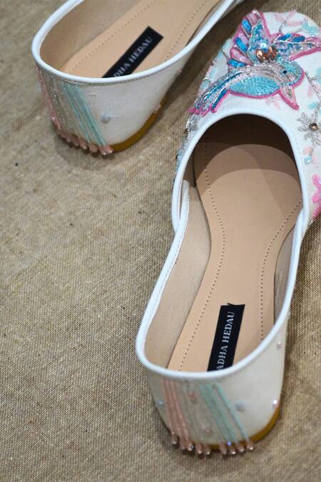 Shradha Hedau Footwear Couture White Cutdana Bird Embroidered Mojris Online at Aza Fashions Shradha Hedau Footwear Couture_White Cutdana Bird Embroidered Mojris _Online_at_Aza_Fashions