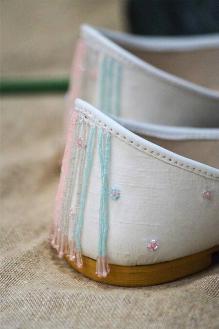 Shop Shradha Hedau Footwear Couture White Cutdana Bird Embroidered Mojris Online at Aza Fashions Shop_Shradha Hedau Footwear Couture_White Cutdana Bird Embroidered Mojris _Online_at_Aza_Fashions