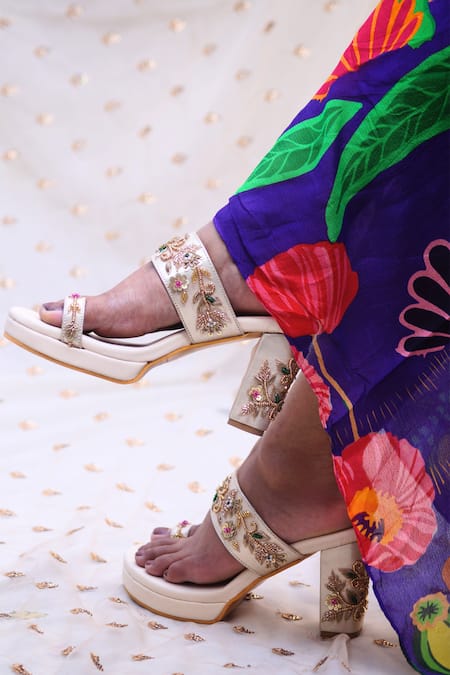 Buy_Shradha Hedau Footwear Couture_Beige Cut Work, Pearls, Sequins, Beads Riona Embellished Kolhapuri Block Heels 