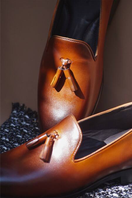 Buy Shradha Hedau Footwear Couture Brown Tassel Ornamentation Shoes Online at Aza Fashions Buy_Shradha Hedau Footwear Couture_Brown Tassel Ornamentation Shoes _Online_at_Aza_Fashions