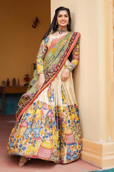 Shop_Aindhri By Mahitha_Cream Chanderi Silk Beads Sweetheart Neck Kalamkari Hand Painted Lehenga Set_Online_at_Aza_Fashions