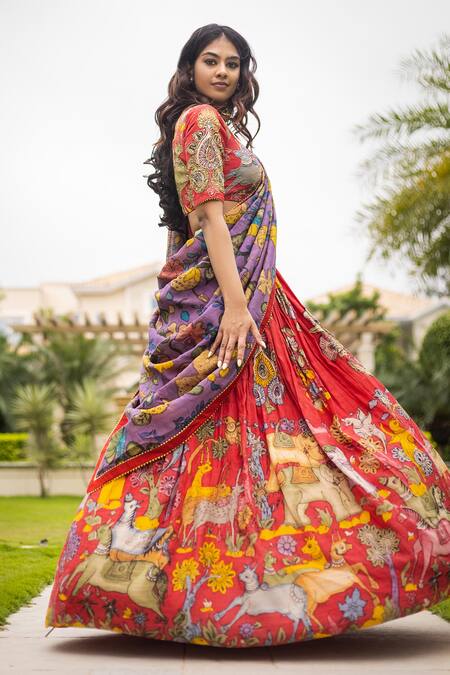 Aindhri By Mahitha_Red Chanderi Silk Beads Sweetheart Neck Kalamkari Fauna Gathered Lehenga Set_Online_at_Aza_Fashions