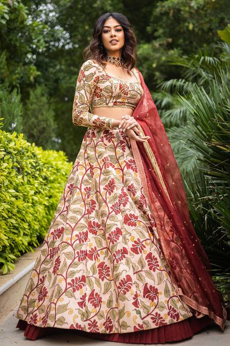 Buy_Aindhri By Mahitha_Cream Organza, Silk Sequins, Beads Kalamkari Floral Hand Painted Lehenga Set_Online_at_Aza_Fashions
