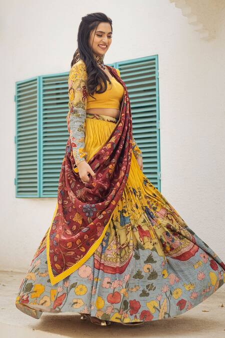 Aindhri By Mahitha_Yellow Chanderi Silk Beads Sweetheart Neck Kalamkari Hand Painted Lehenga Set_at_Aza_Fashions