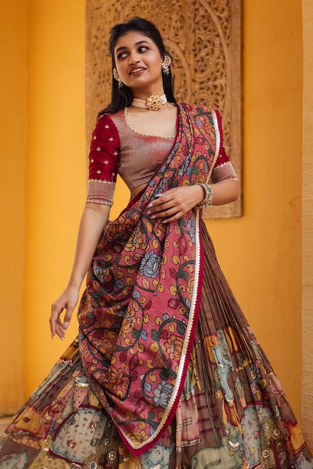 Aindhri By Mahitha Brown Chanderi Silk Embroidery Scoop Kalamkari Ganesha Hand Painted Lehenga Set at Aza Fashions Aindhri By Mahitha_Brown Chanderi Silk Embroidery Scoop Kalamkari Ganesha Hand Painted Lehenga Set_at_Aza_Fashions