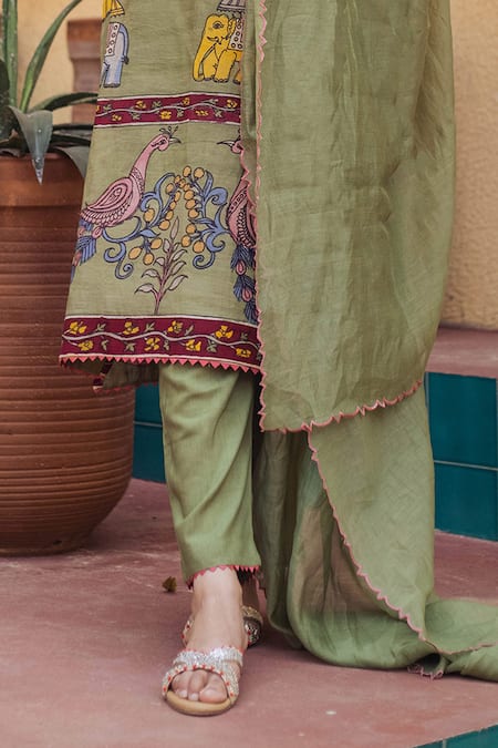 Shop Aindhri By Mahitha Green Silk, Rayon, Chanderi Embroidery Notched Neck Elephant Kalamkari Kurta Set Online at Aza Fashions Shop_Aindhri By Mahitha_Green Silk, Rayon, Chanderi Embroidery Notched Neck Elephant Kalamkari Kurta Set_Online_at_Aza_Fashions
