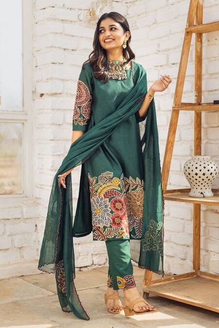 Buy Aindhri By Mahitha Emerald Green Chanderi Silk, Rayon, Floral Hand Painted Kalamkari Kurta Set Online at Aza Fashions Buy_Aindhri By Mahitha_Emerald Green Chanderi Silk, Rayon, Floral Hand Painted Kalamkari Kurta Set_Online_at_Aza_Fashions