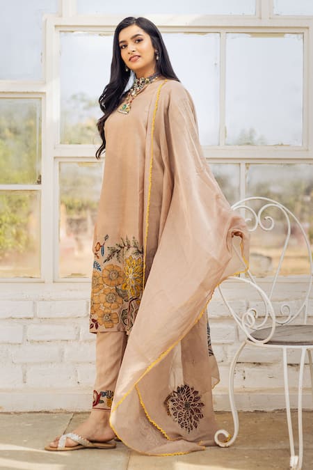 Shop Aindhri By Mahitha Beige Silk, Rayon, Embroidery Hand Painted Kalamkari Kurta Set at Aza Fashions Shop_Aindhri By Mahitha_Beige Silk, Rayon, Embroidery Hand Painted Kalamkari Kurta Set_at_Aza_Fashions