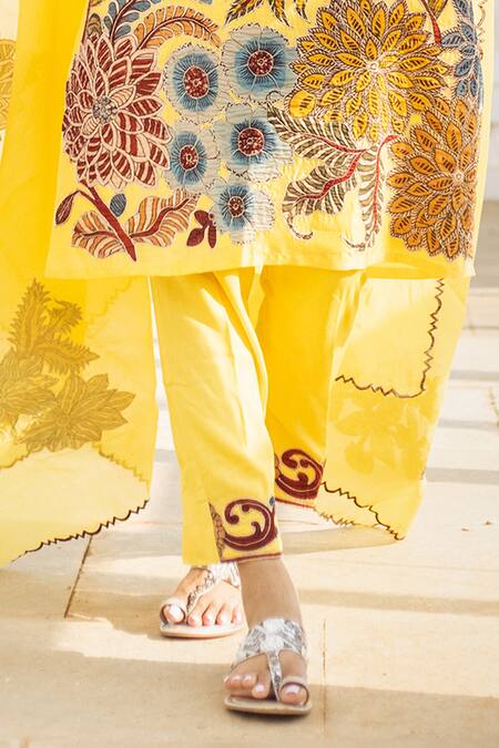 Buy Aindhri By Mahitha Yellow Silk, Rayon, Floral Hand Painted Kalamkari Set Online at Aza Fashions Buy_Aindhri By Mahitha_Yellow Silk, Rayon, Floral Hand Painted Kalamkari Set_Online_at_Aza_Fashions