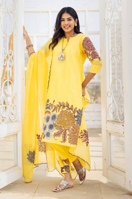 Shop Aindhri By Mahitha Yellow Silk, Rayon, Floral Hand Painted Kalamkari Set at Aza Fashions Shop_Aindhri By Mahitha_Yellow Silk, Rayon, Floral Hand Painted Kalamkari Set_at_Aza_Fashions