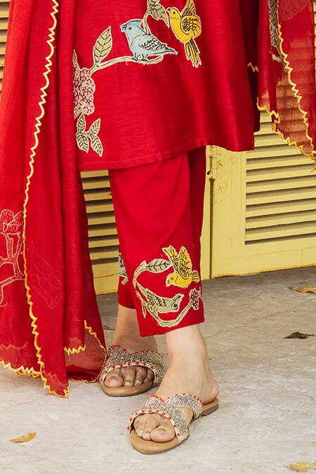 Buy Aindhri By Mahitha Red Silk, Rayon, Embroidery Notched Kalamkari Kurta Pant Set Online at Aza Fashions Buy_Aindhri By Mahitha_Red Silk, Rayon, Embroidery Notched Kalamkari Kurta Pant Set_Online_at_Aza_Fashions