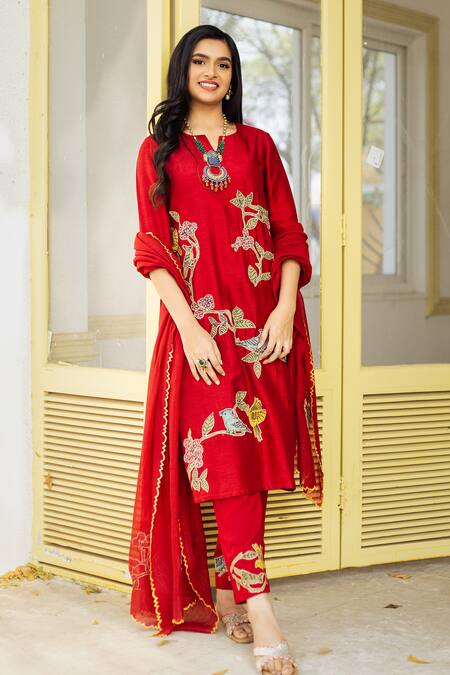 Shop Aindhri By Mahitha Red Silk, Rayon, Embroidery Notched Kalamkari Kurta Pant Set Online at Aza Fashions Shop_Aindhri By Mahitha_Red Silk, Rayon, Embroidery Notched Kalamkari Kurta Pant Set_Online_at_Aza_Fashions