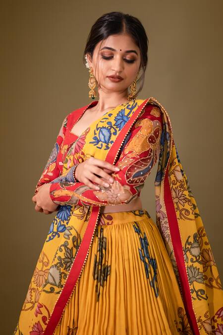 Shop Aindhri By Mahitha Yellow Chanderi Silk Beads Sweetheart Floral Hand Painted Kalamkari Lehenga Set at Aza Fashions Shop_Aindhri By Mahitha_Yellow Chanderi Silk Beads Sweetheart Floral Hand Painted Kalamkari Lehenga Set_at_Aza_Fashions