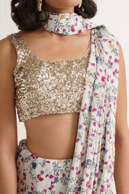 Vishala Shree White Crepe, Silk Sequins Scoop Neck Magnolia Print Saree With Blouse at Aza Fashions Vishala Shree_White Crepe, Silk Sequins Scoop Neck Magnolia Print Saree With Blouse_at_Aza_Fashions