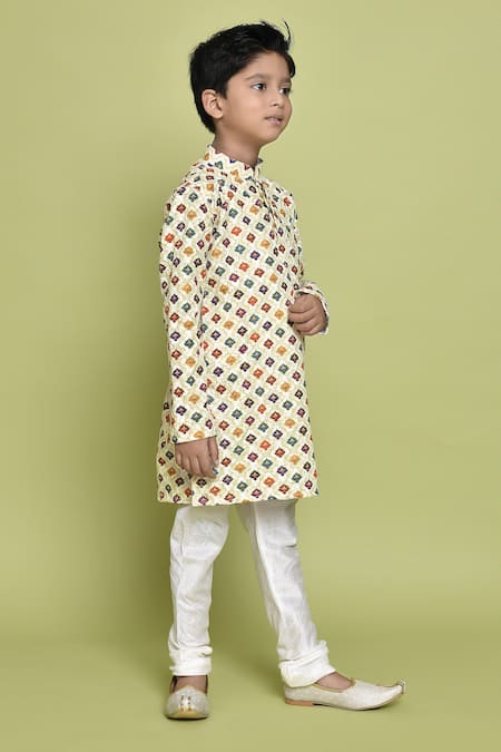 Buy_Petite Pomme_White Cotton Embroidery Geometric Thread Kurta _Online_at_Aza_Fashions