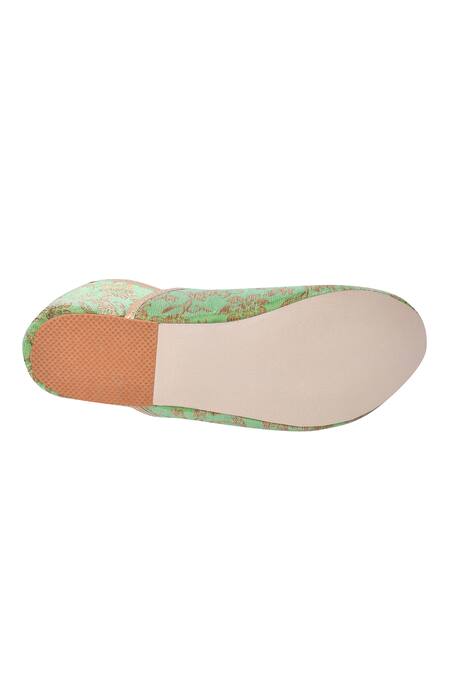 Buy_Arihant Rai Sinha_Green Gardenia Jacquard Woven Juttis