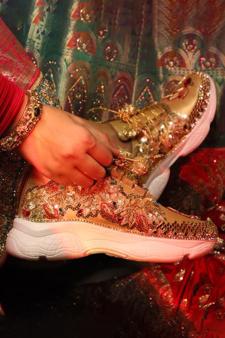 Buy_Chal Jooti_Gold Ballad Of Colours Floral Embellished Sneakers 