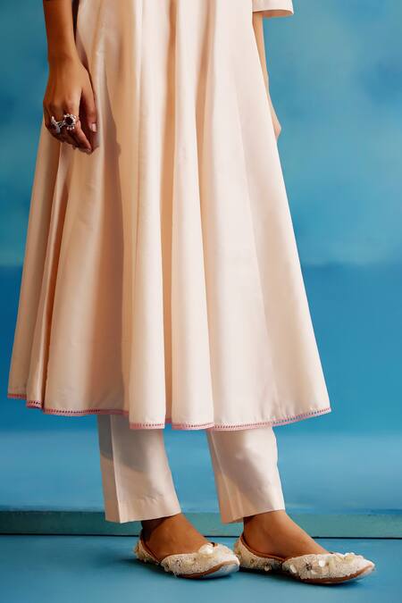 Buy_Devnaagri_Pink Silk Organza, Silk, Chanderi Embroidery V-neck Kalidar Kurta Pant Set 