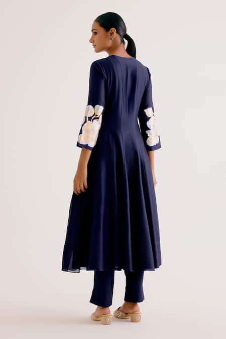 Devnaagri Thread Embroidered Kalidar Kurta Pant Set 