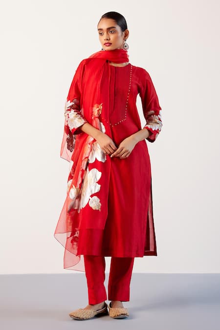 Devnaagri_Red Silk Organza Embroidery Round Neck Chanderi Hand Painted Kurta Pant Set _Online_at_Aza_Fashions