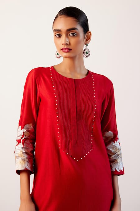 Buy_Devnaagri_Red Silk Organza Embroidery Round Neck Chanderi Hand Painted Kurta Pant Set 